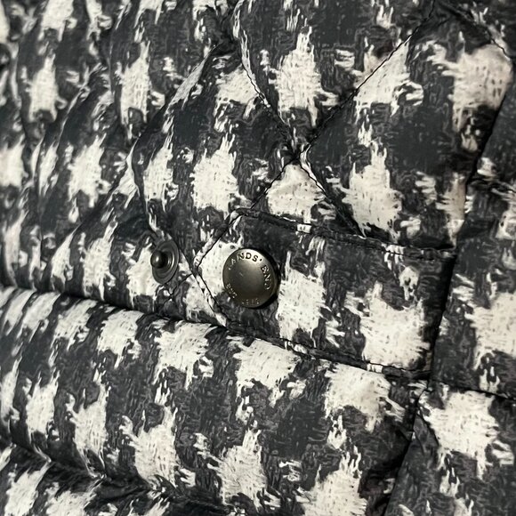 LL Bean short puffy coat down filled size medium black cream plaid classic - Picture 9 of 10